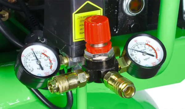 Компрессор ECO AE-1004V-22 (380 л/мин, 8 атм, поршневой, масляный, ресив. 100 л, 220 В, 2.20 кВт) — фото 4